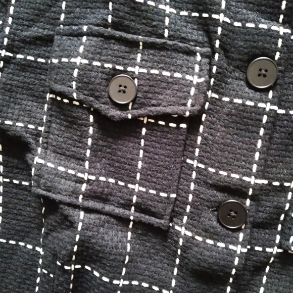 Miou Muse Black & White Grid Pattern Shacket, size Medium - Picture 2 of 7